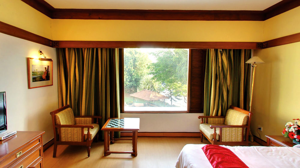 The Mascot Hotel - A Heritage Living Experience Thiruvananthapuram Exterior photo