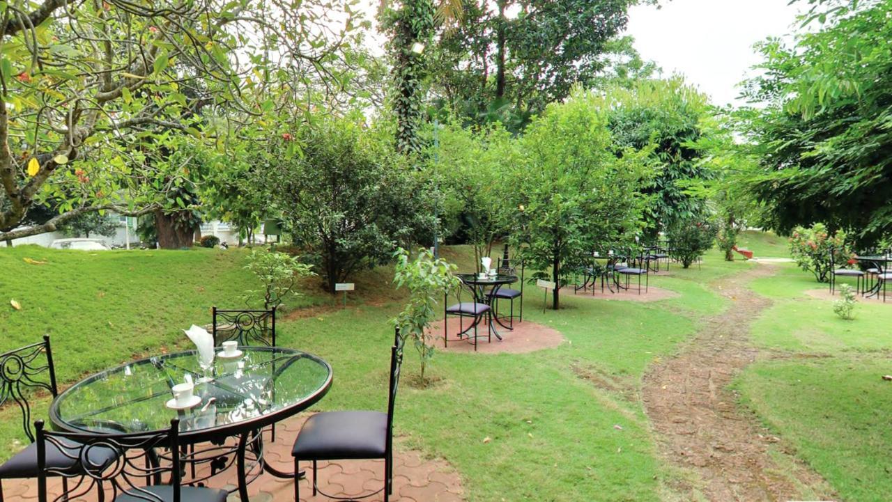 The Mascot Hotel - A Heritage Living Experience Thiruvananthapuram Exterior photo